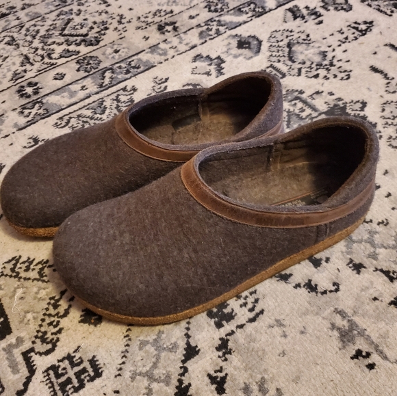 MOVING SALE! Haflinger wool clogs - Picture 2 of 8